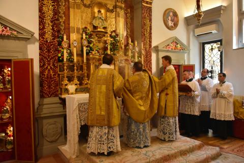Encensement de l&rsquo;autel
